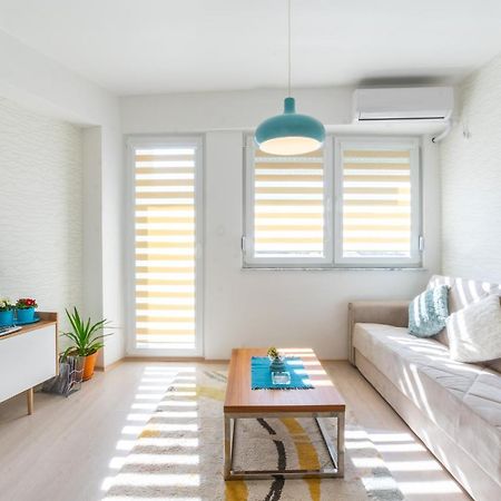 • Charming ǀ Near City Mall ǀ 1Br • Lägenhet Skopje Exteriör bild