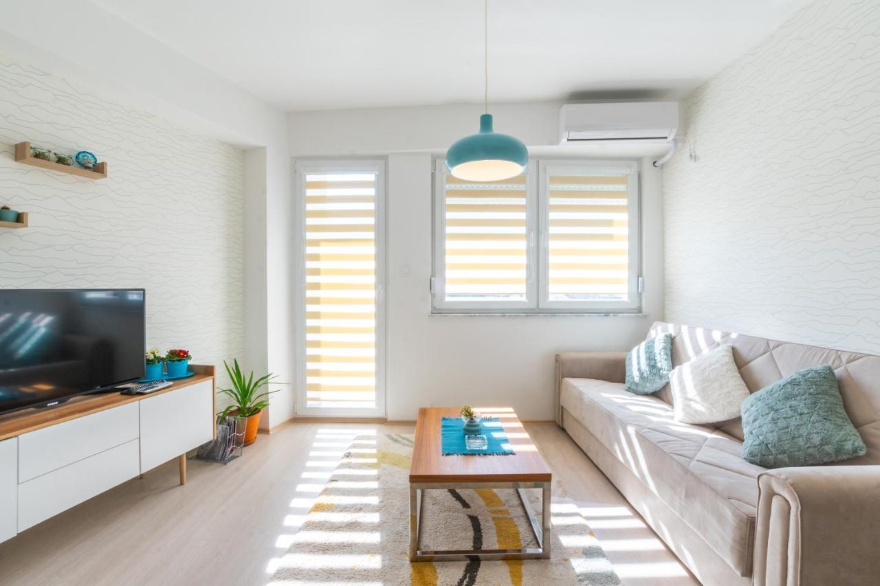 • Charming ǀ Near City Mall ǀ 1Br • Lägenhet Skopje Exteriör bild